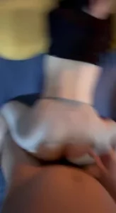 扯开丝袜操别人家的老婆出发骚耀后入