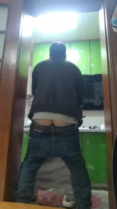 老婆在厨房煮饭的时候，我趁机而入